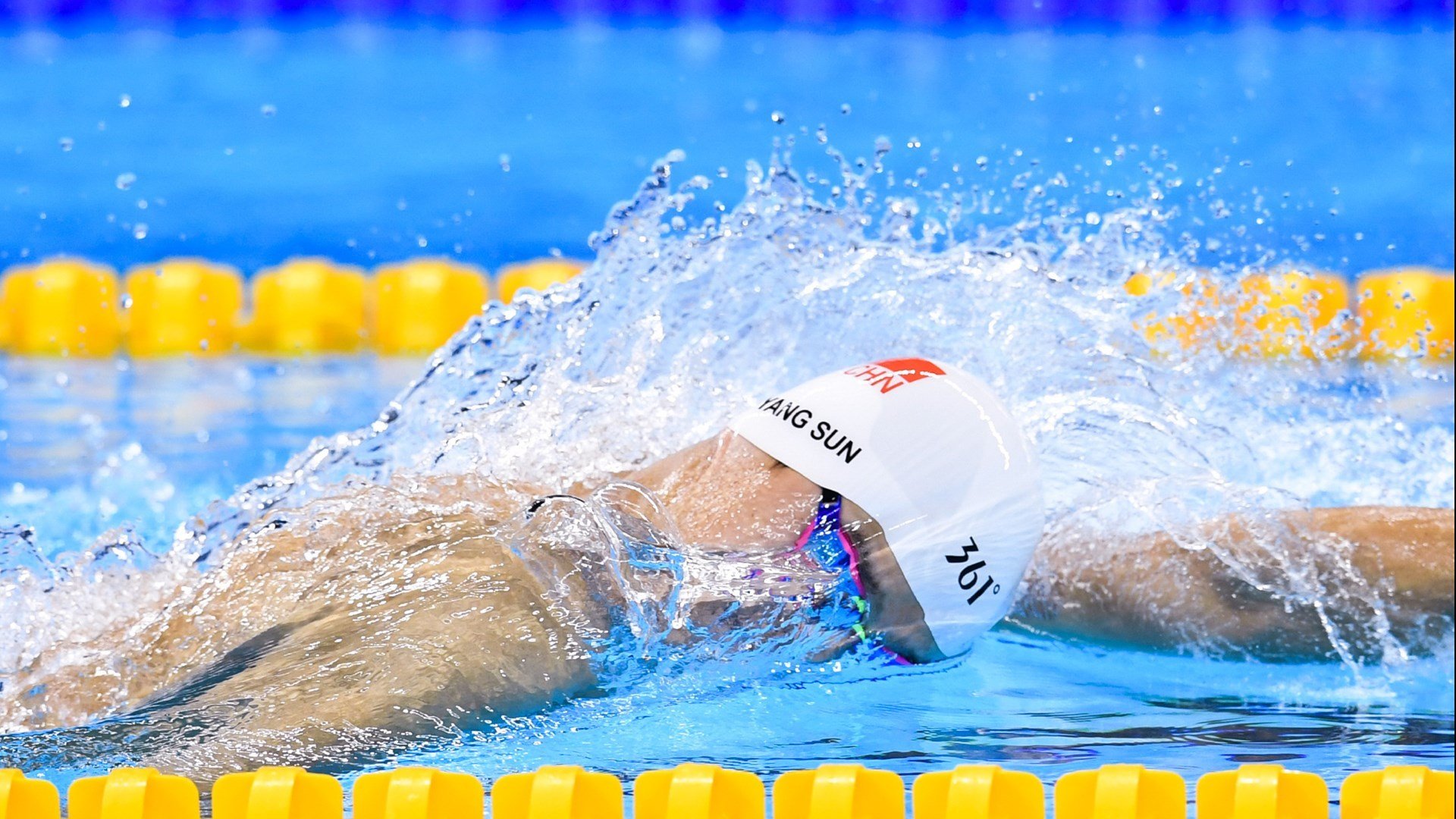 F1赛车赛场焦点！韩国队对阵英格兰队，体能极限考验，赛场硬仗一触即发